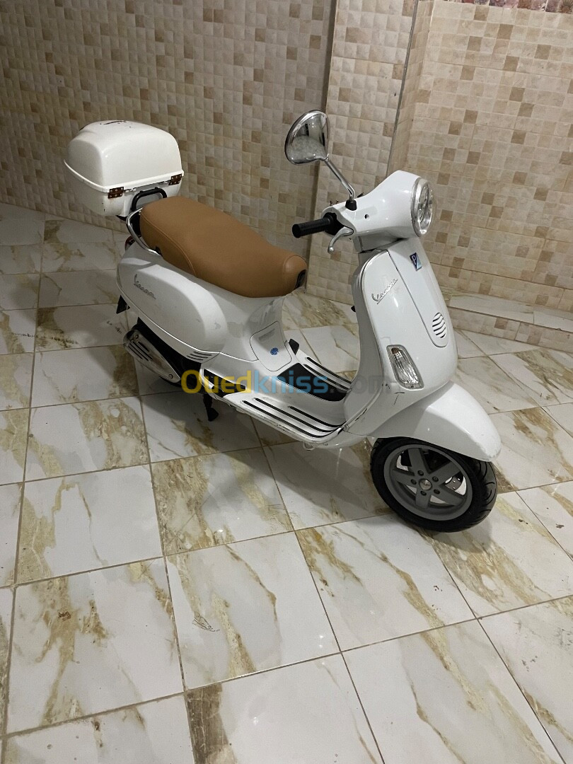 Piaggio Vespa 125 lx 