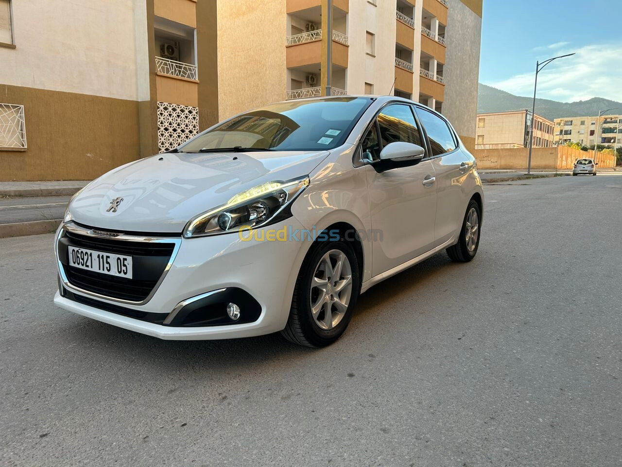 Peugeot 208 2015 Active Facelift