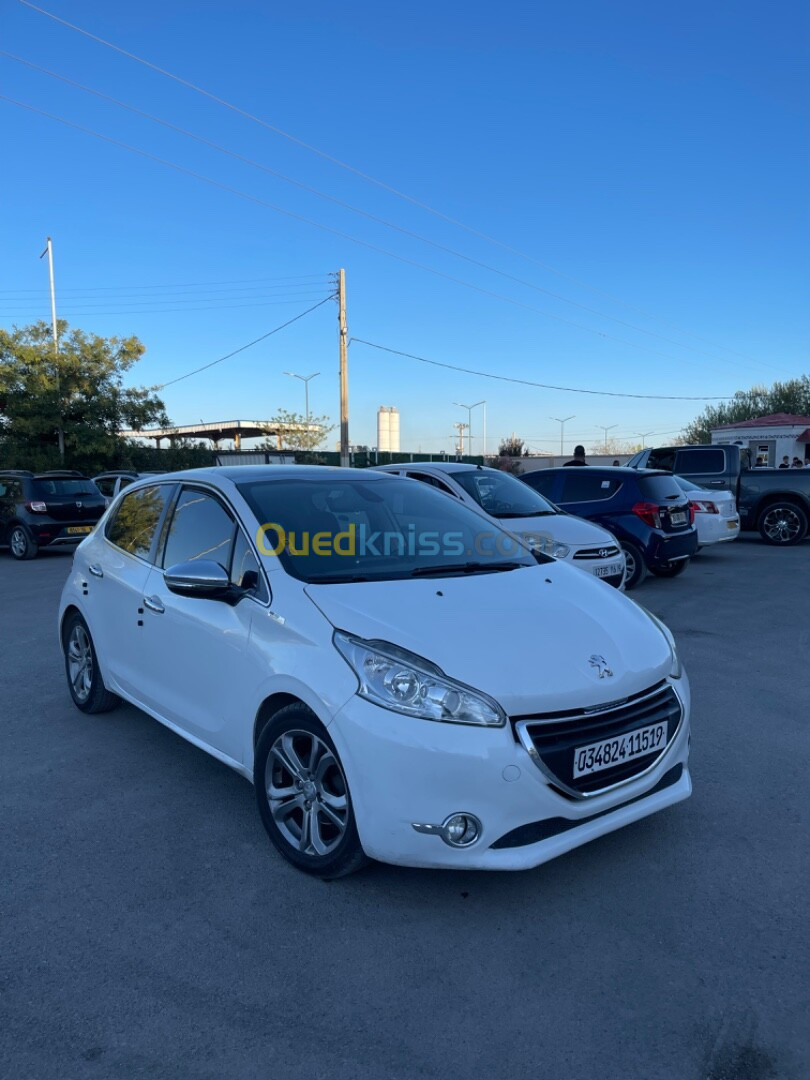 Peugeot 208 2015 Allure