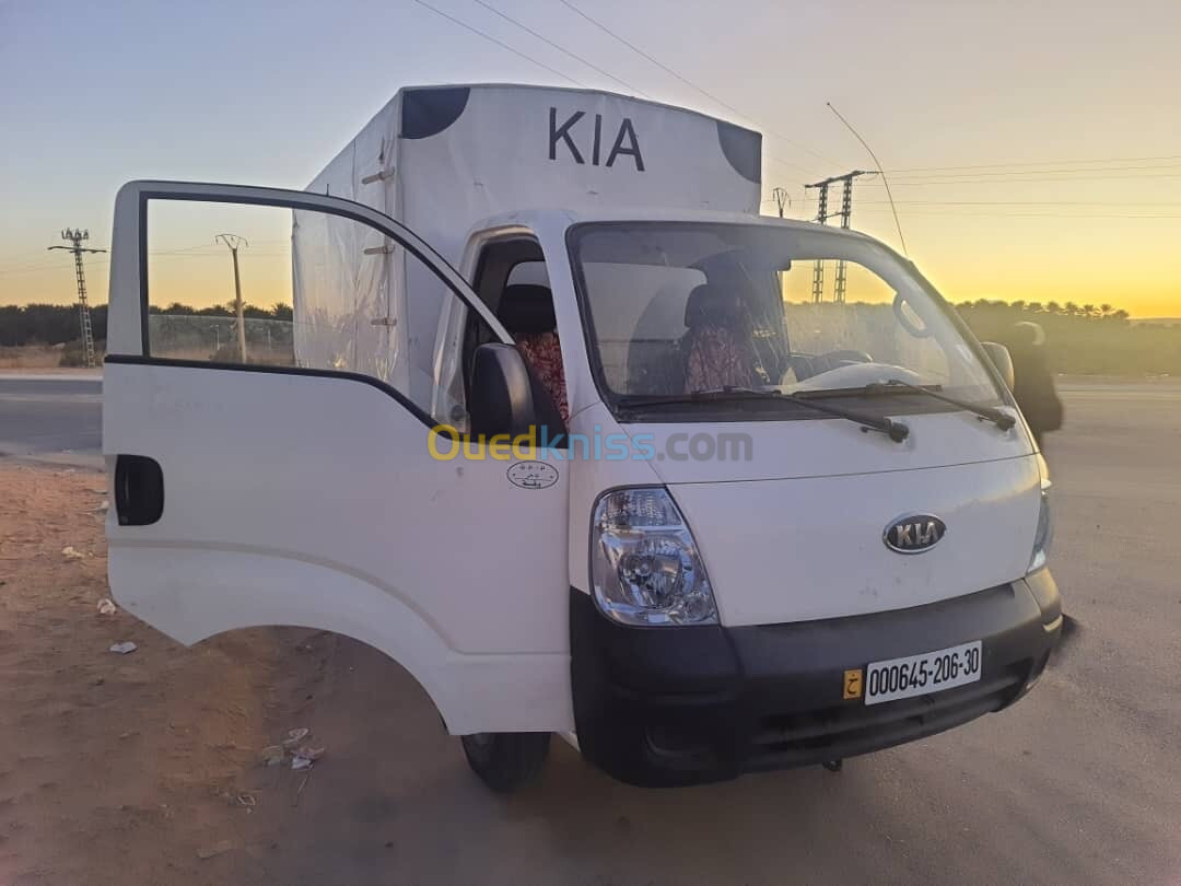 Kia K3000 2006