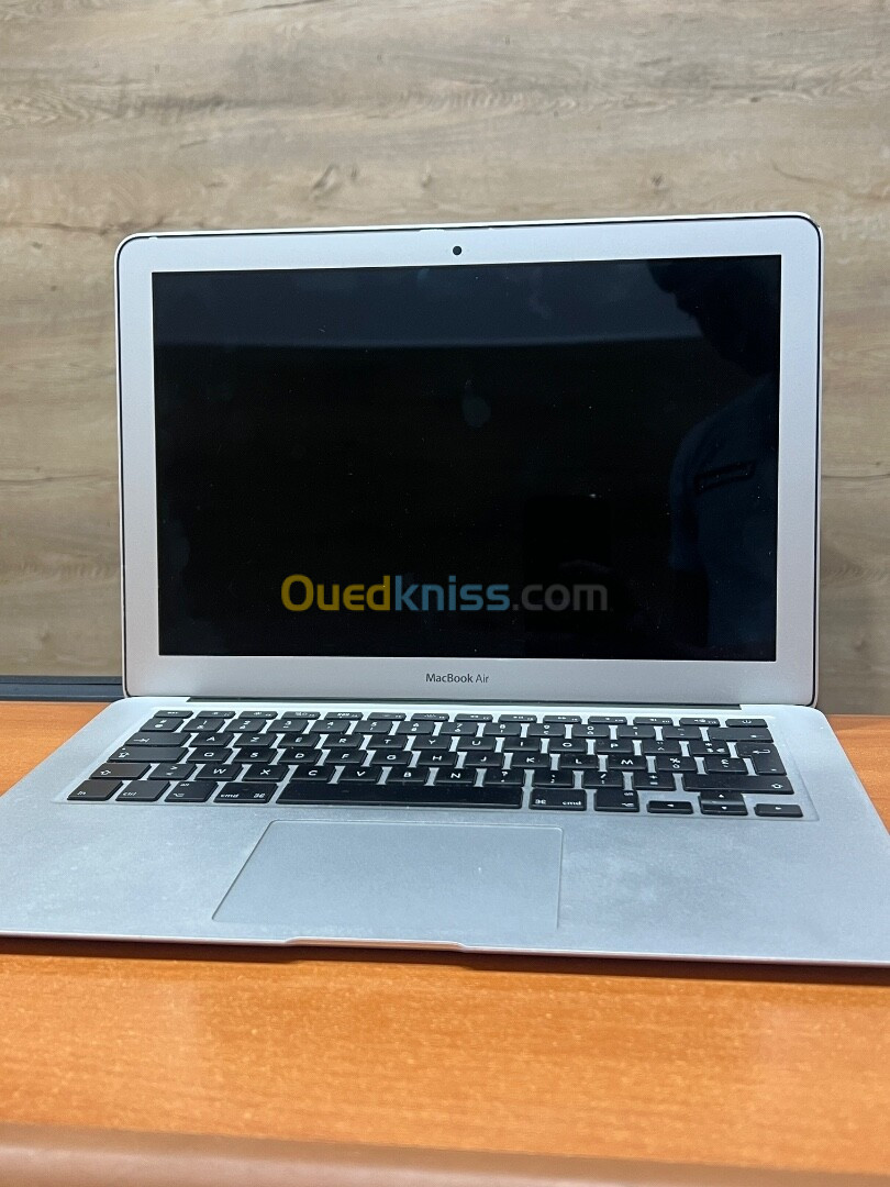 MacBook air 2016 4G i5 intel HD 1536MB