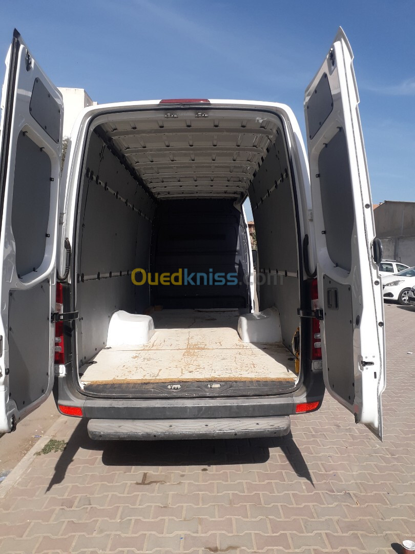 Transport Marchandises et Déménagements  نقل عمومي للبضائع والترحيل 