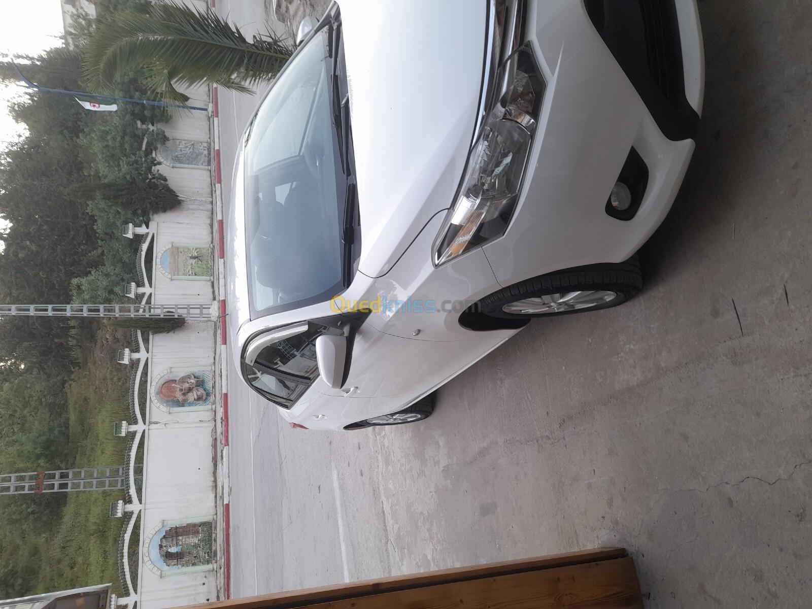 Toyota Yaris Sedan 2014 Play