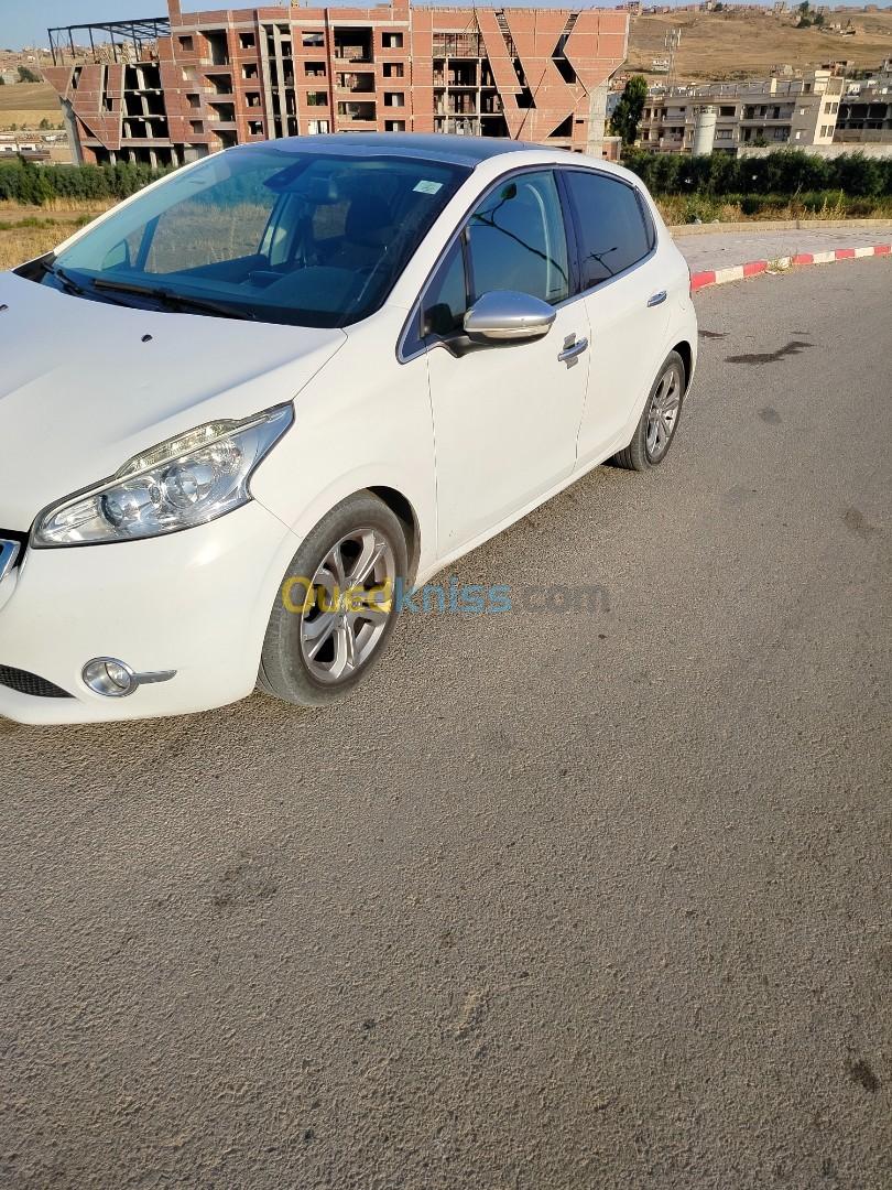 Peugeot 208 2015 Allure