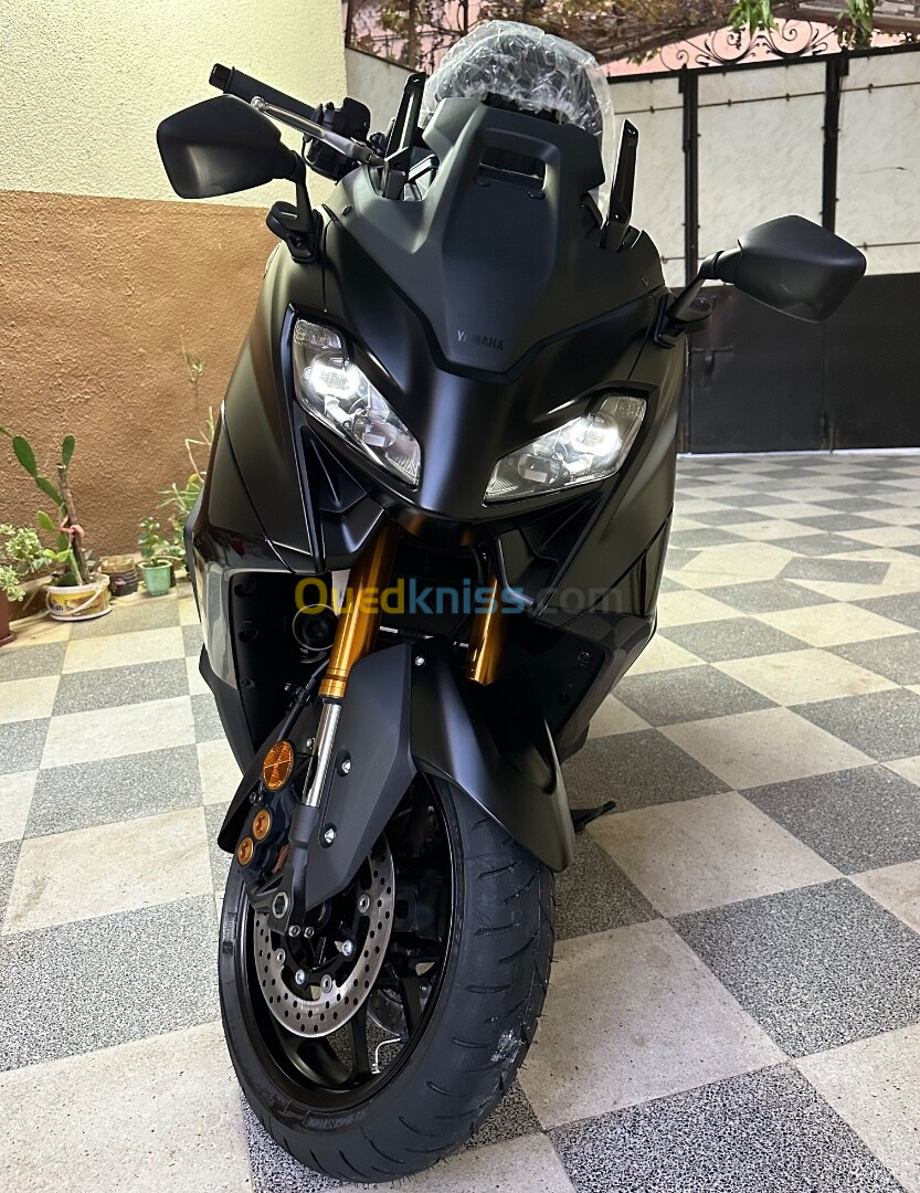 Yamaha Tmax Tech Dark 2024