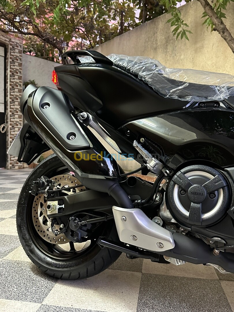 Yamaha Tmax Tech Dark 2024