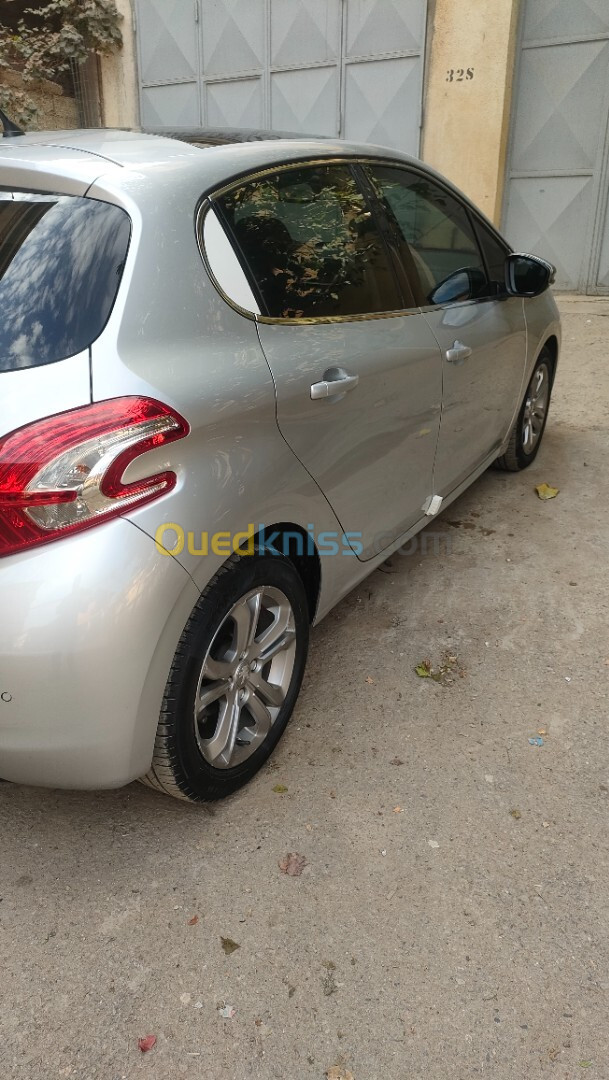 Peugeot 208 2014 Allure