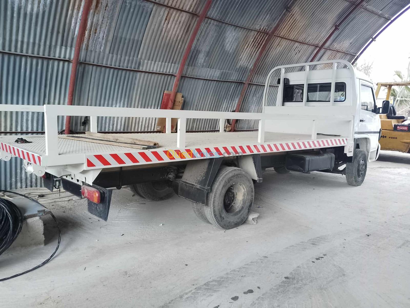 mercedes camion deppanage avec grue MB800 2000