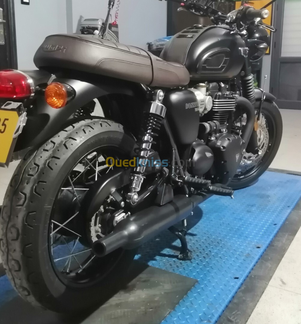 TRIUMPH Bonneville T120 Black 2017