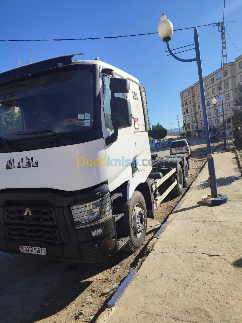 Renault Faracha 440 6*4 2016