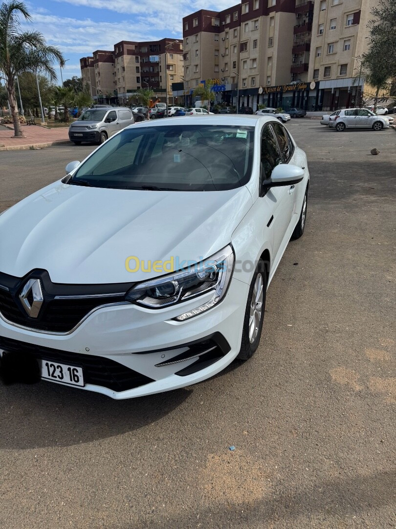 Renault Megane 2023 Seden