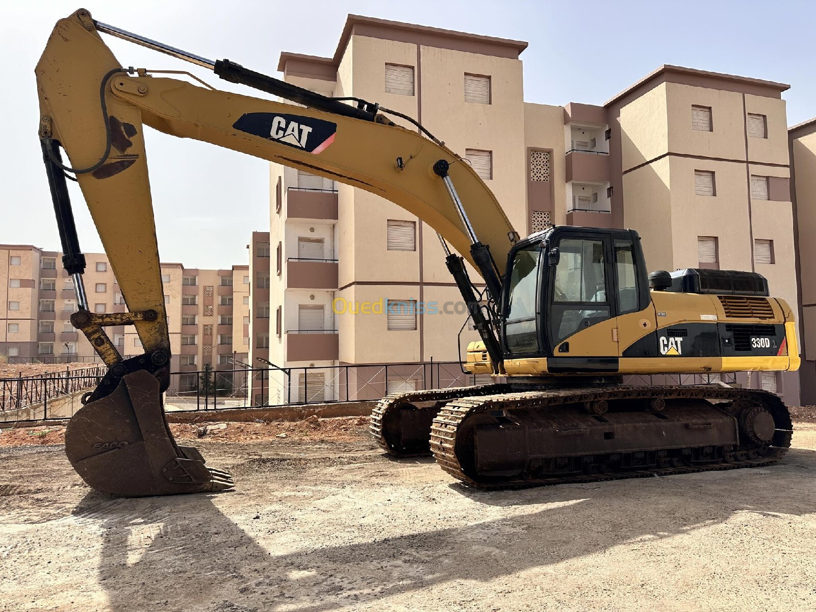 CATERPILLAR HYUNDAI 330 D L 