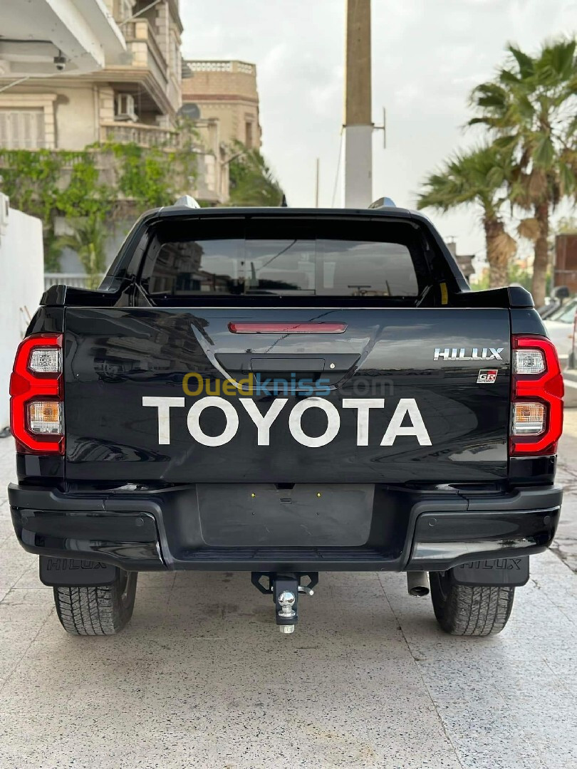 Toyota Hilux 2024 GR