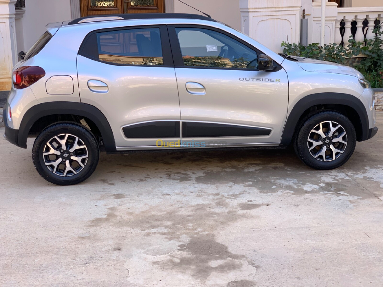 Renault Kwid 2024 Outsider