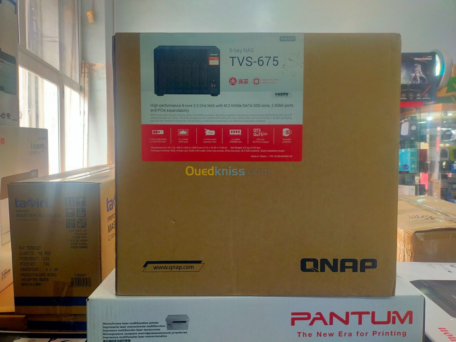 Baie de stockage NAS QNAP TVS-675 CPU Zhaoxin KaiXian KX-U6580  / Mémoire: 8 Go DDR4 / 2 SSDM.2 / 