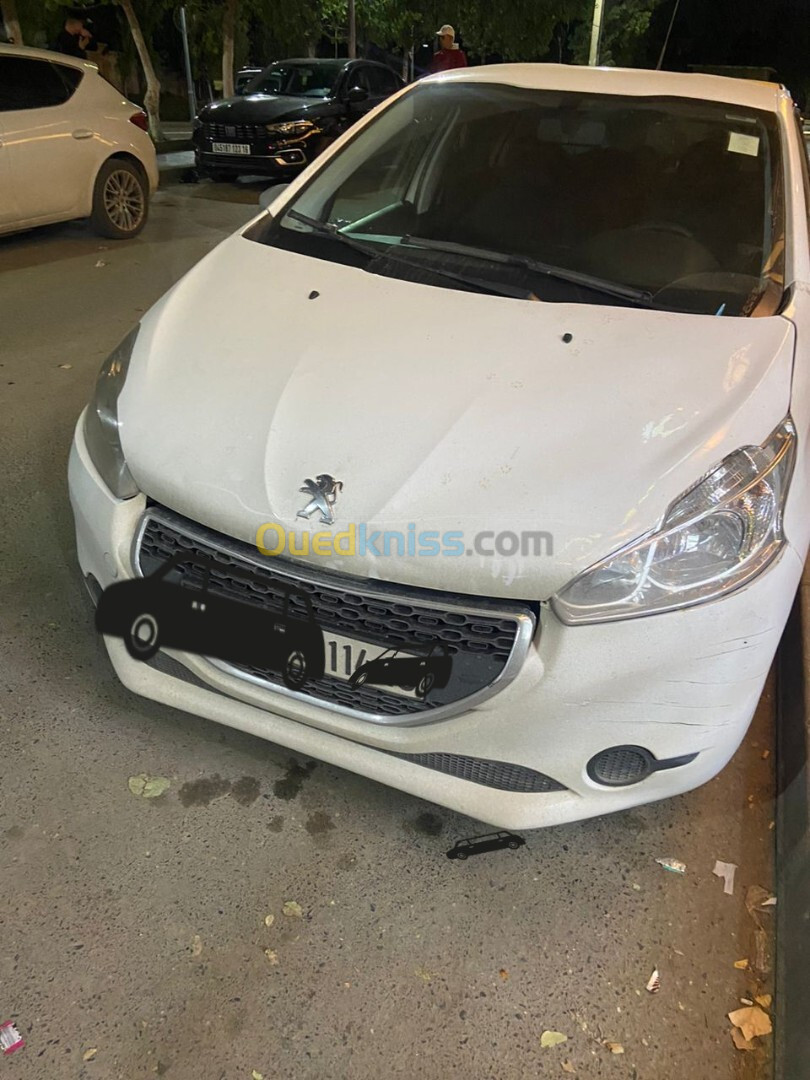 Peugeot 208 2014 Silver Line