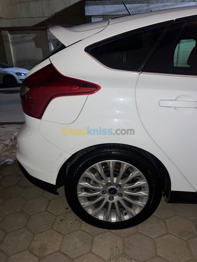 Ford Focus 4 portes 2012 Titanium