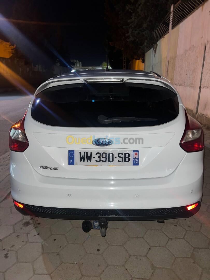 Ford Focus 4 portes 2012 Titanium