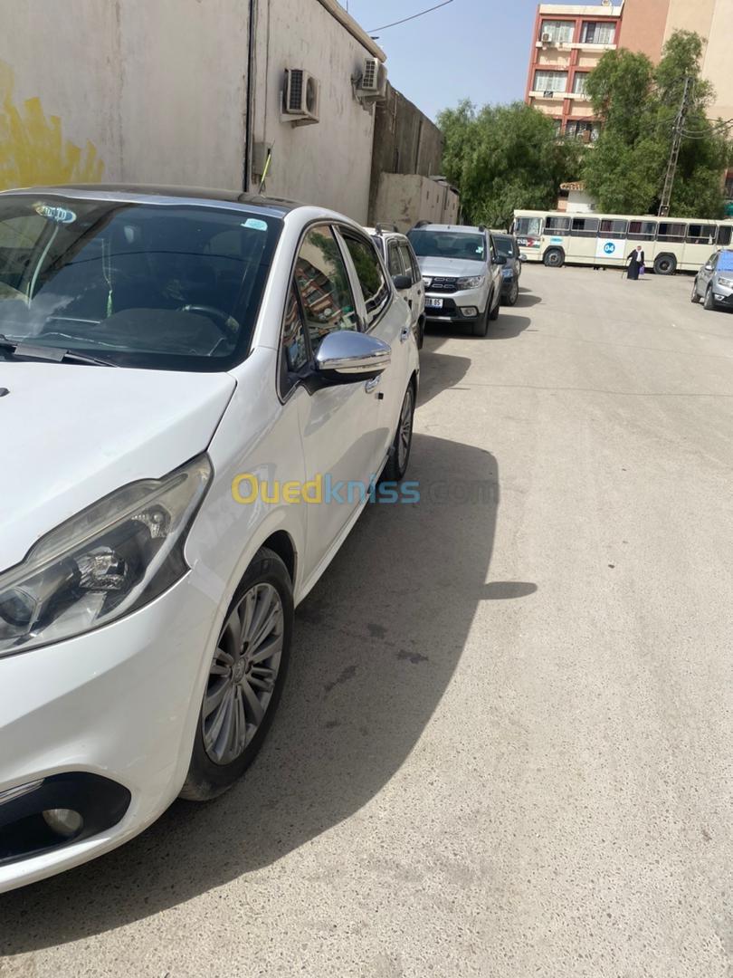 Peugeot 208 2015 Allure Facelift