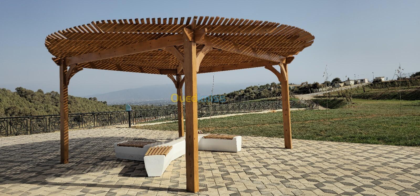 Pergola en bois rouge circulaire 