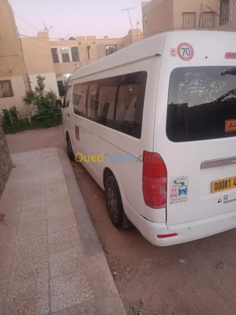 15 Places HIGER + NISSAN NV 350 URVAN 2019