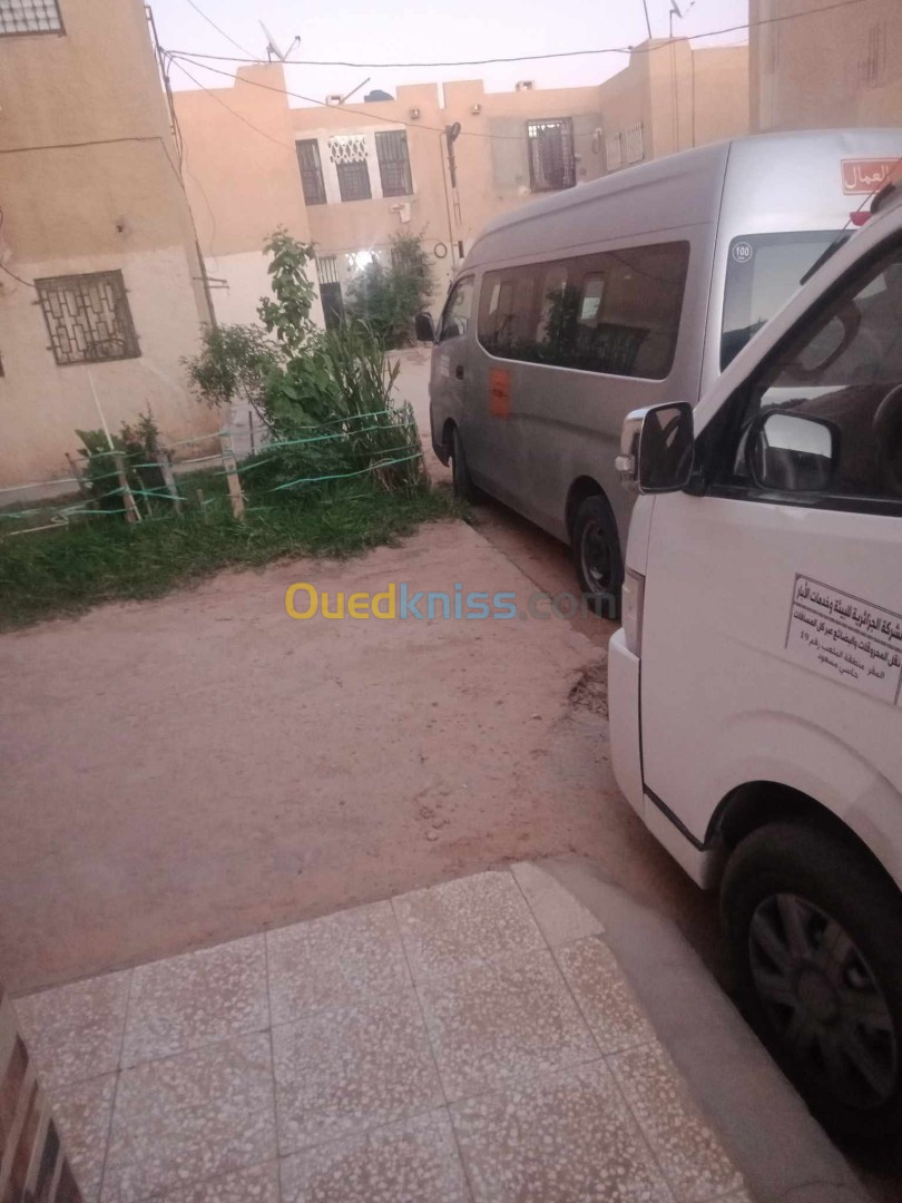 15 Places HIGER + NISSAN NV 350 URVAN 2019