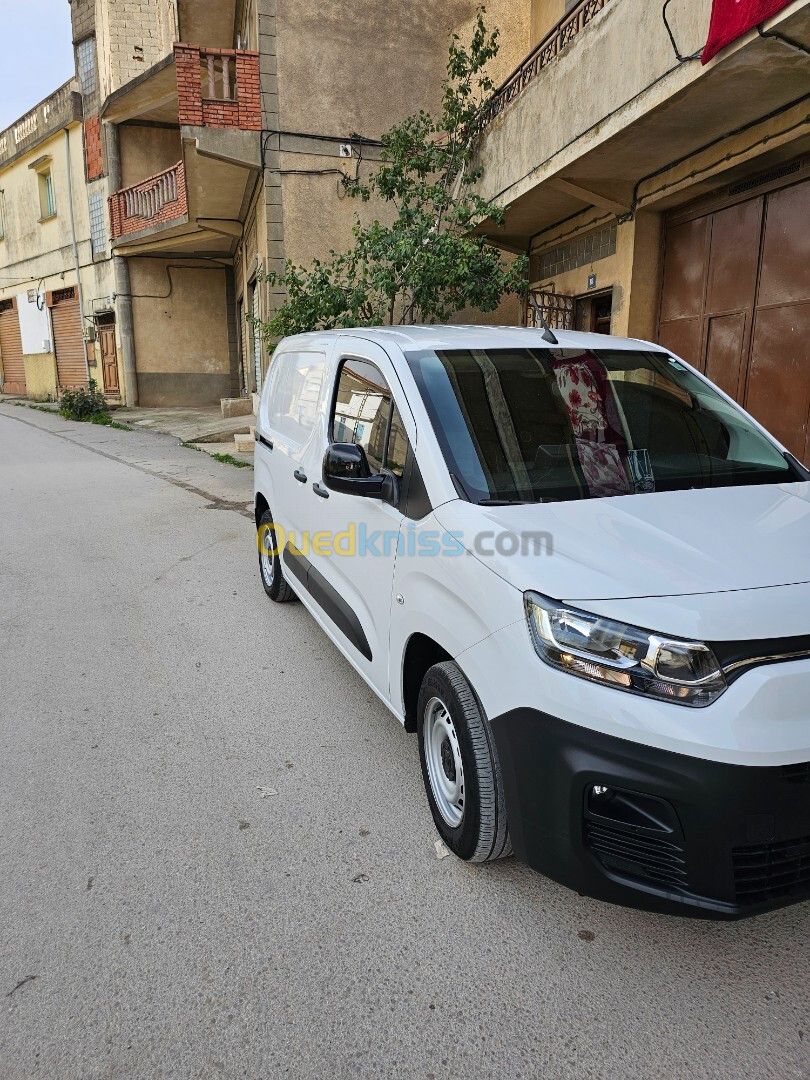 Fiat Doblo 2023 Italy