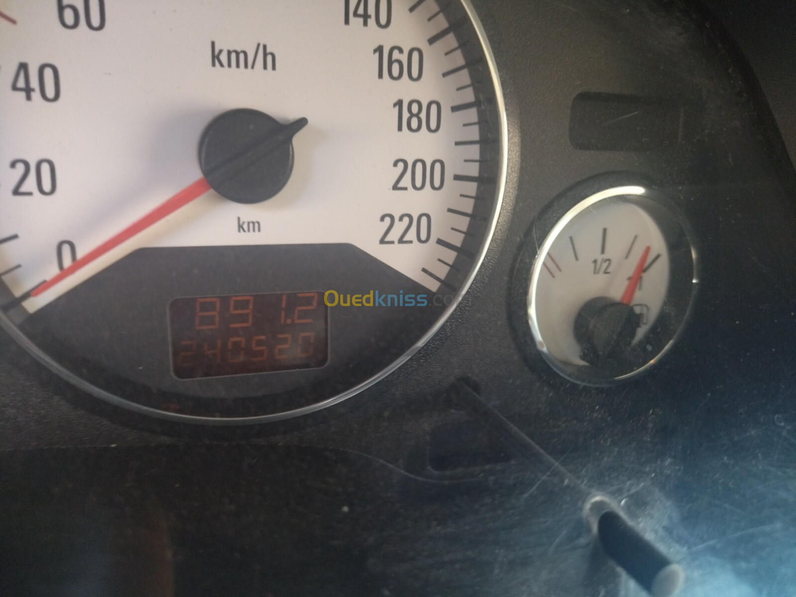 Opel Zafira 2000 لاتوت