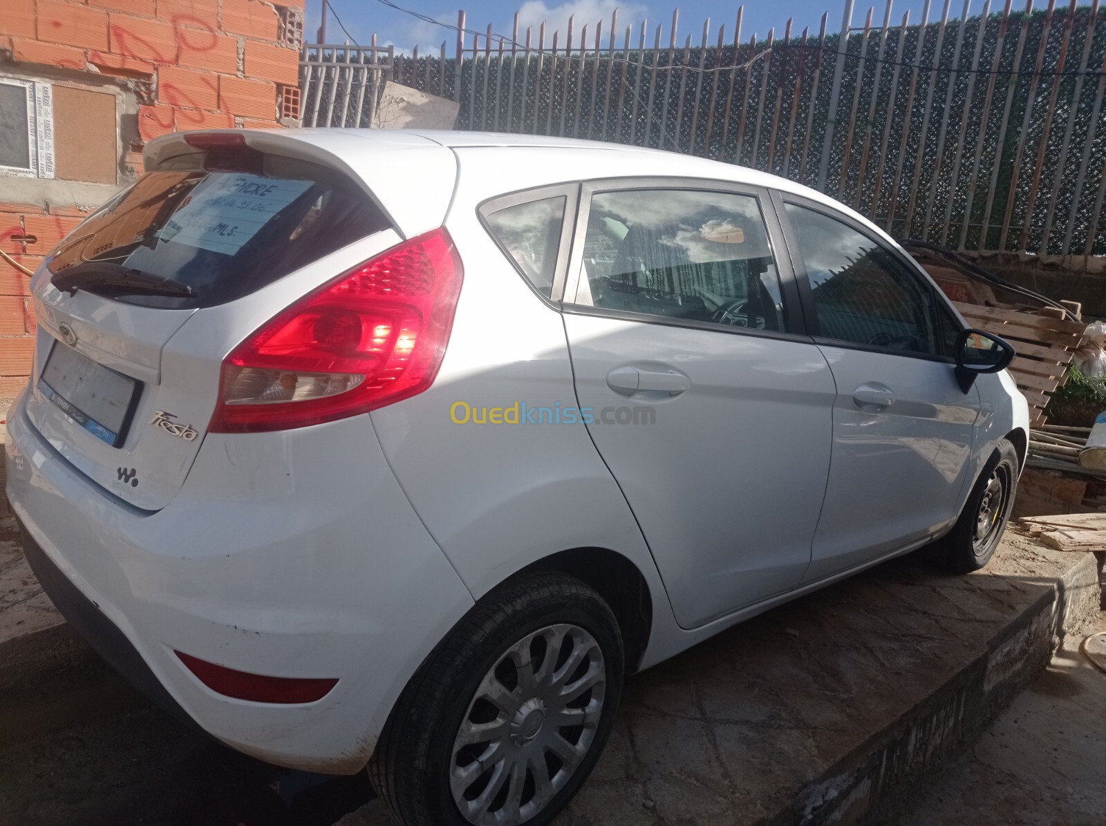 Ford Focus 4 portes 2012 Ford Fiesta