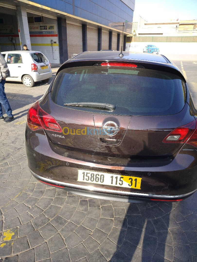 Opel Astra 2015 COSMO