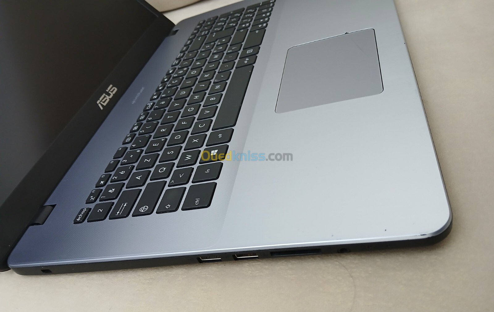 ASUS X705UQR I5 8250U NVIDIA 940MX 2GB RAM 8GB