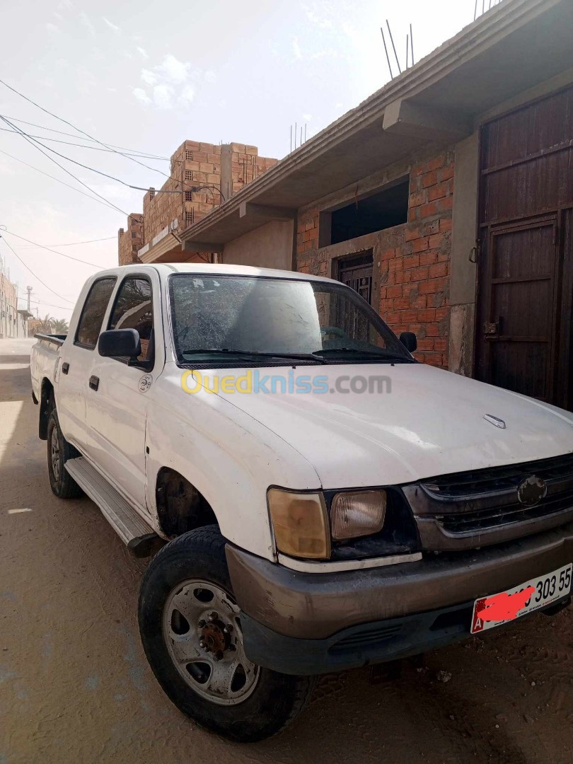 Toyota Hilux 2003 4/4