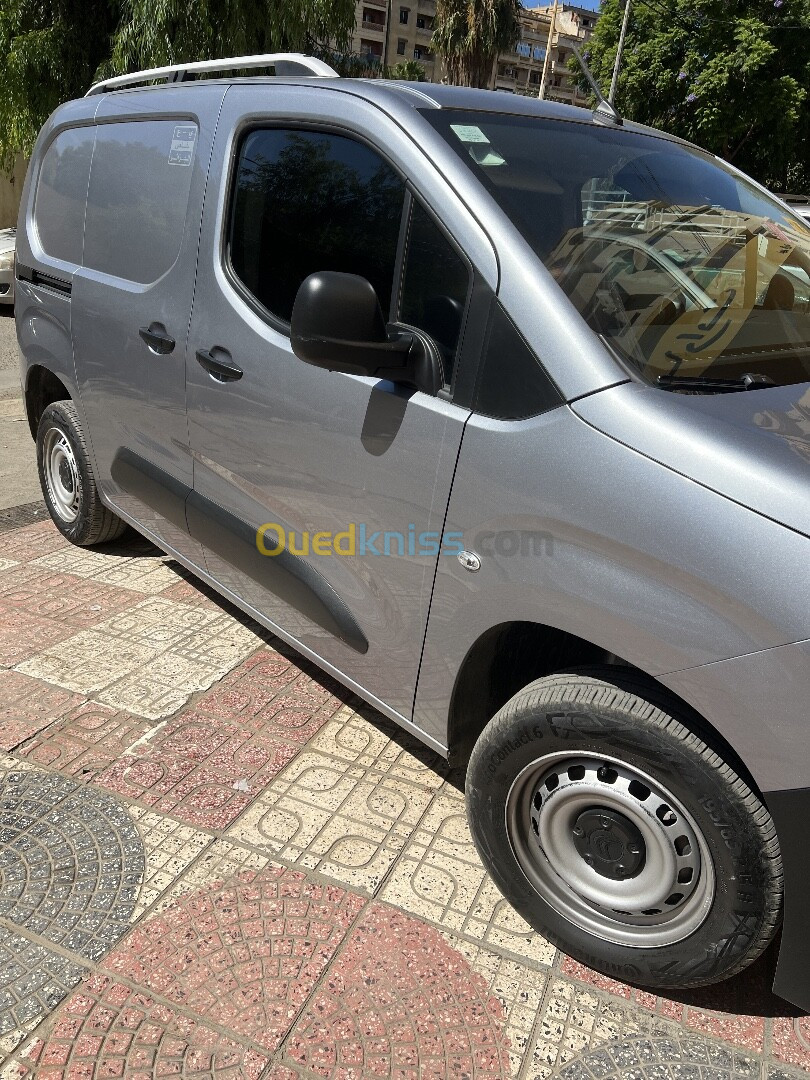 Citroen Berlingo 2022 Tolé