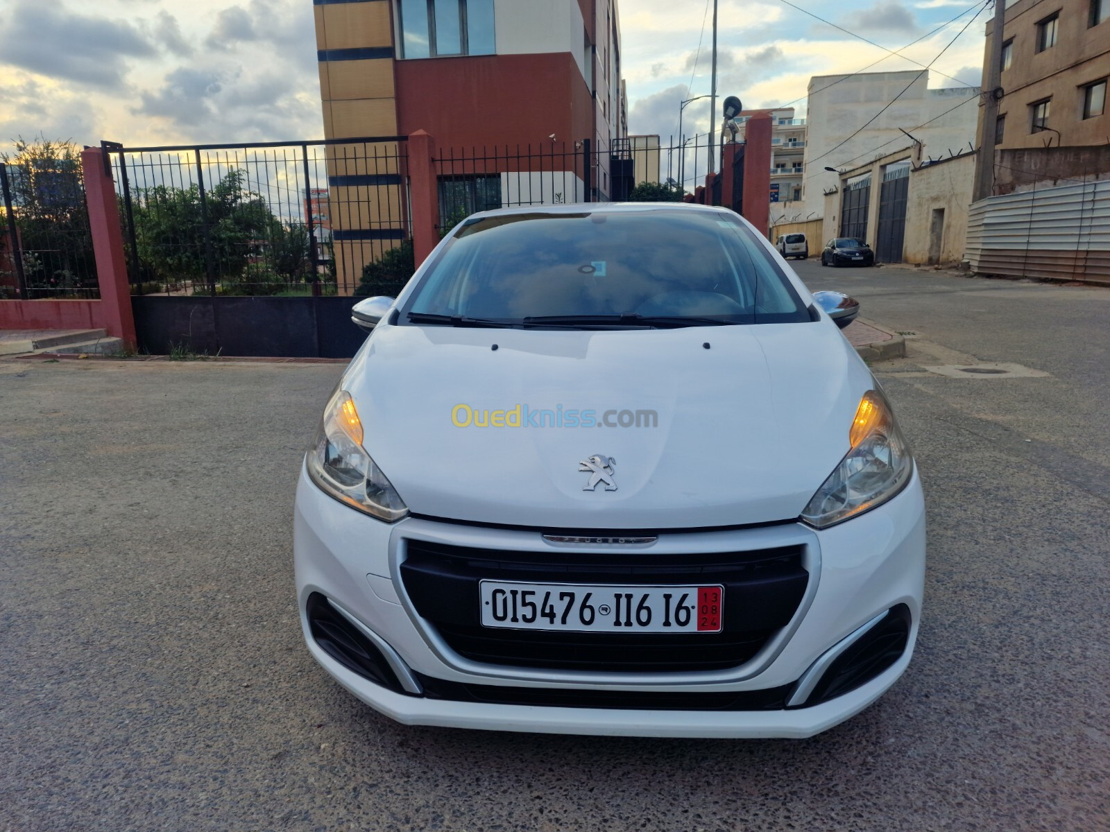 Peugeot 208 2016 Access Facelift