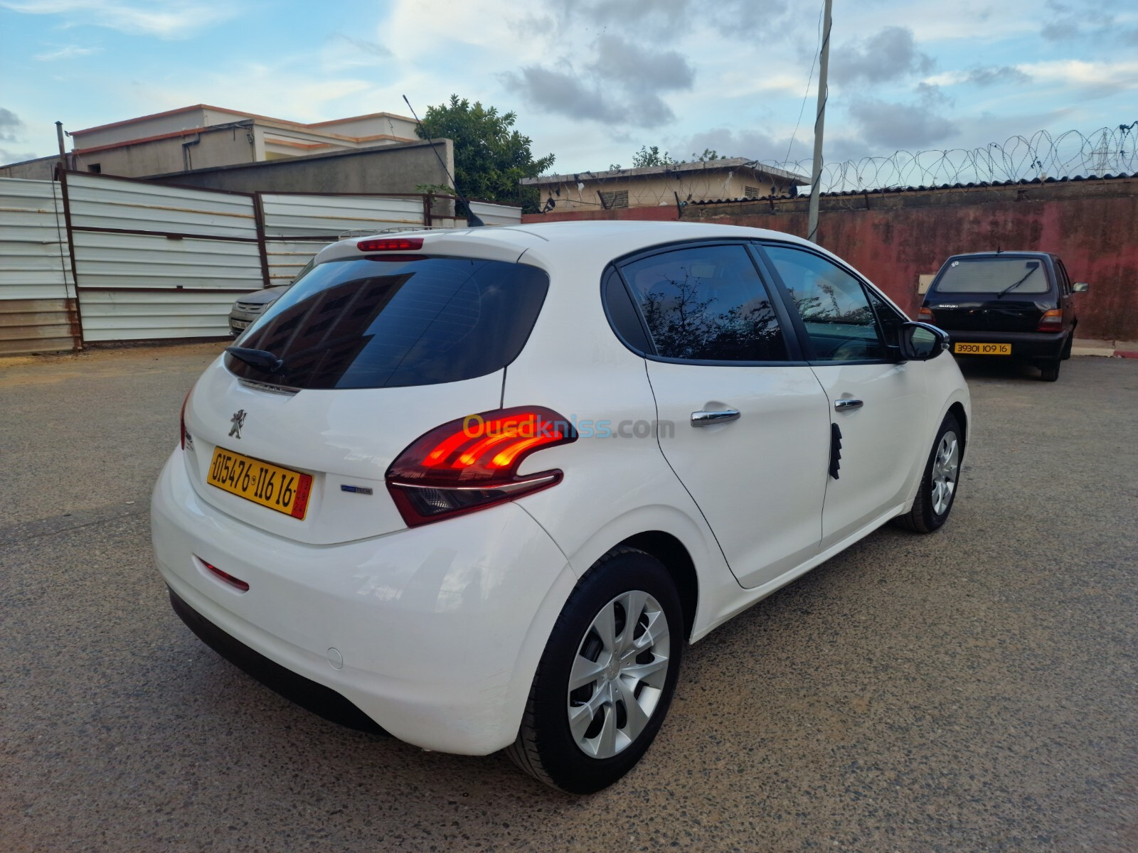 Peugeot 208 2016 Access Facelift