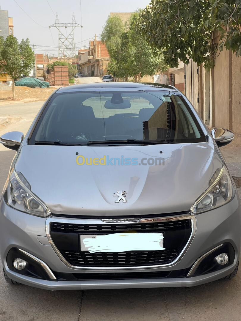 Peugeot 208 2015 Allure Facelift