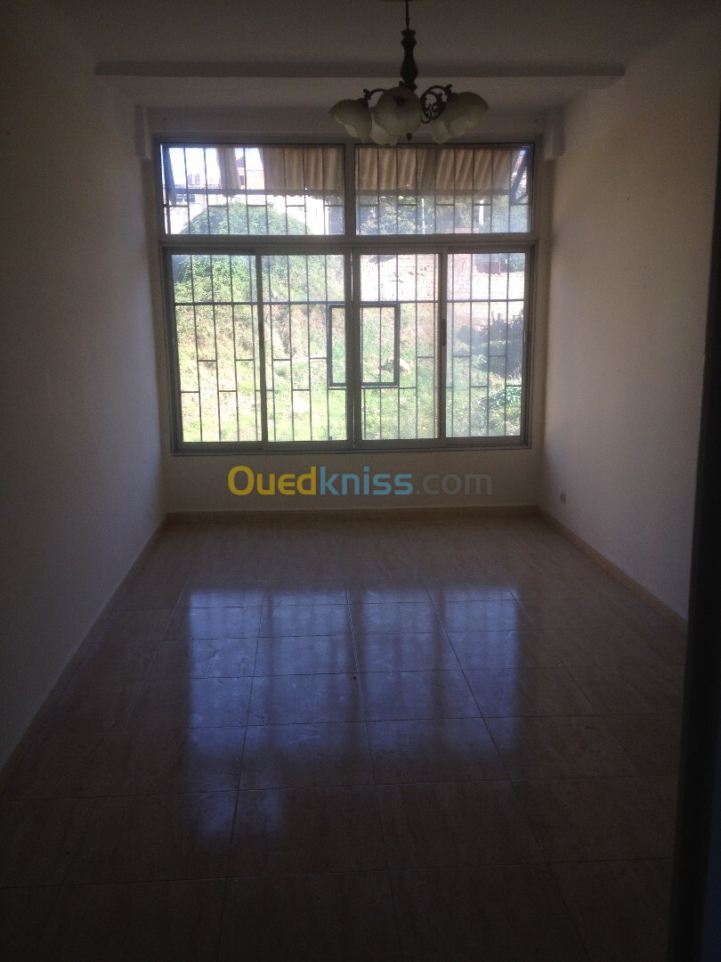 Location Appartement F3 Alger Saoula