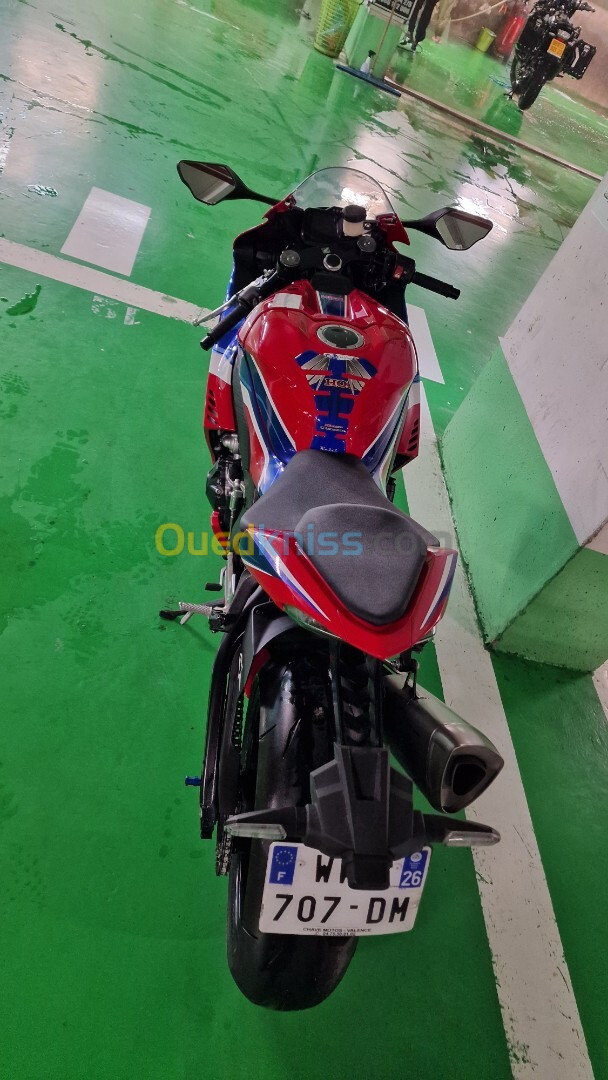 Honda CBR 1000 RR R fireblade 2023