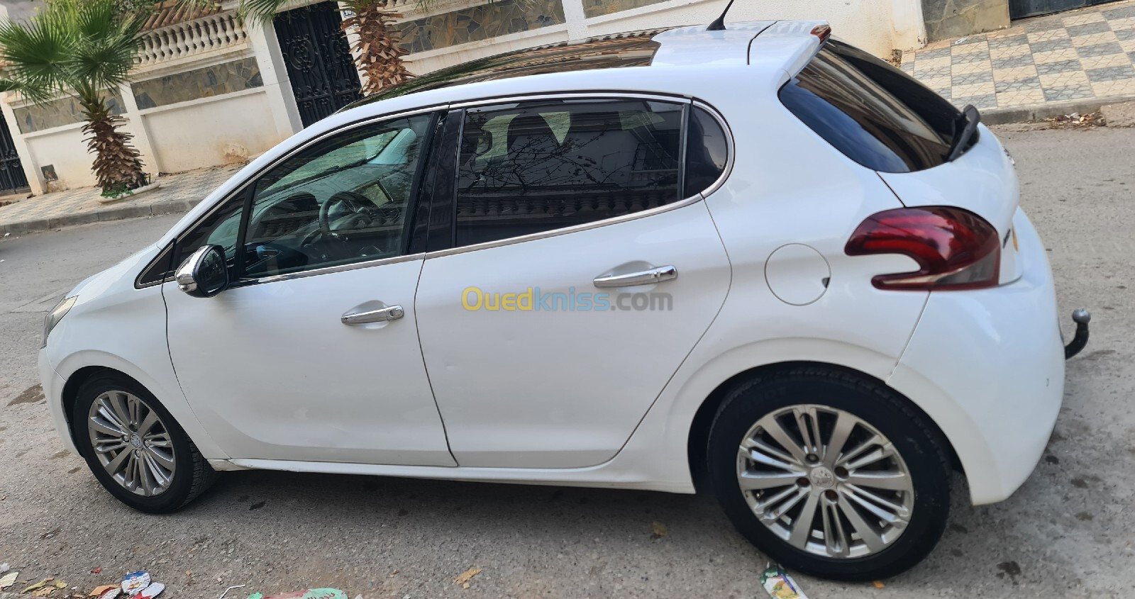 Peugeot 208 2015 Allure Facelift