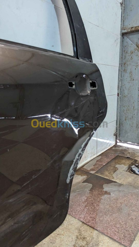 Porte arrière côté chauffeur Citroën C3 2012 accidenté 