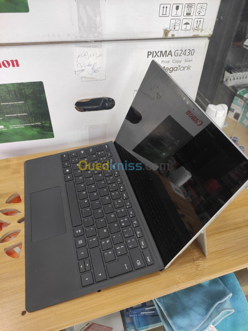 Microsoft Surface pro 4 - core i5 -6em gen/ram 8gb/ssd 256gb