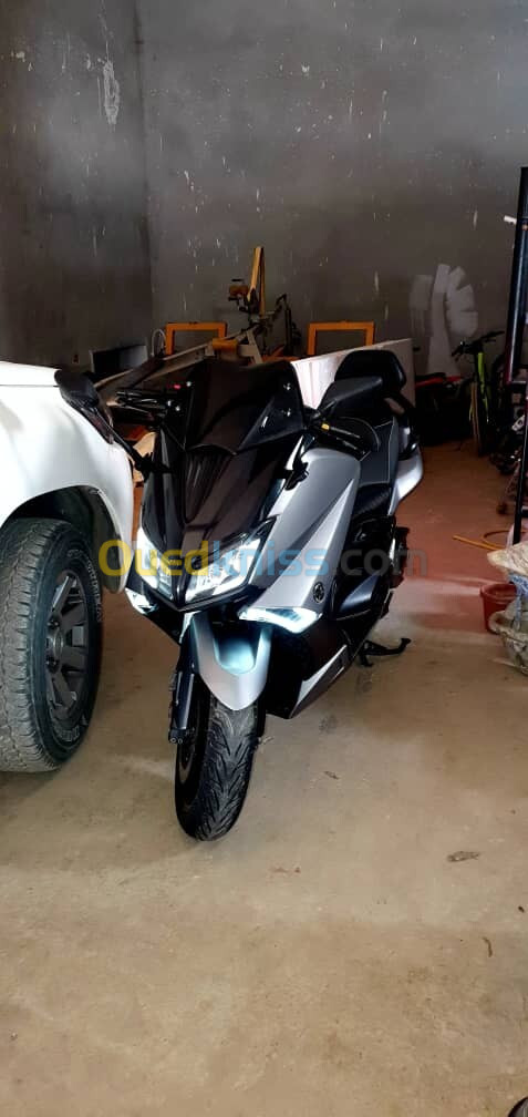 Yamaha Tmax 2018