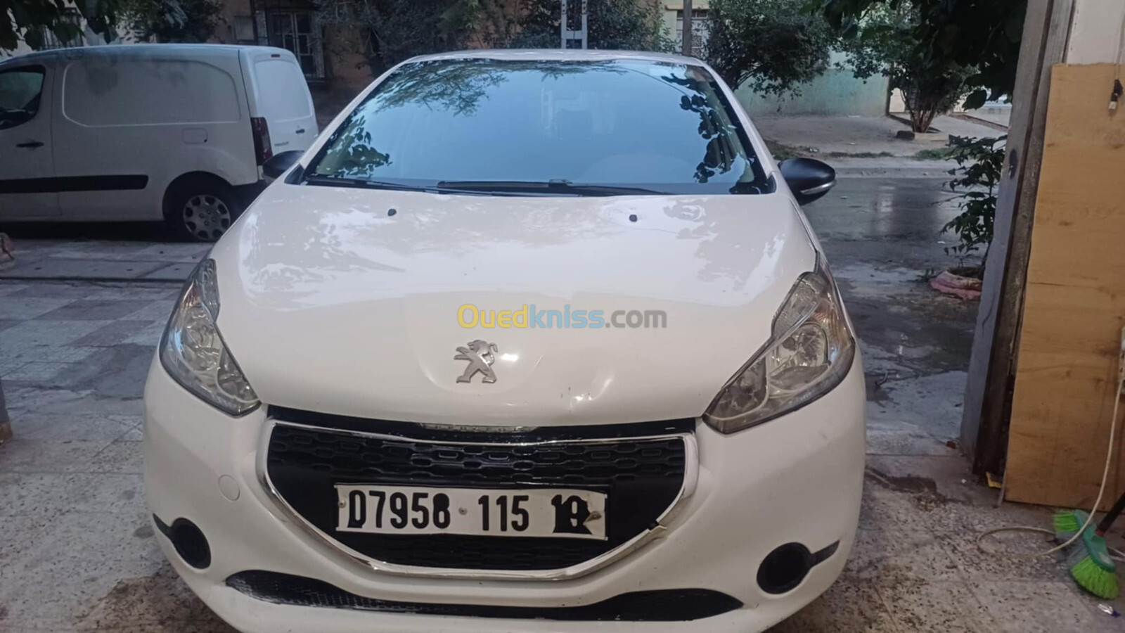 Peugeot 208 2015 Access Facelift