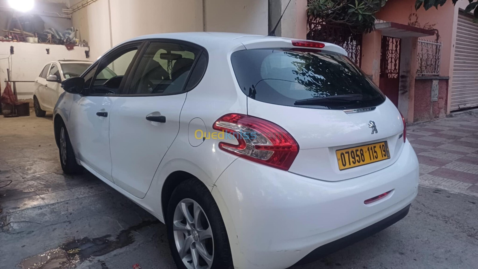 Peugeot 208 2015 Access Facelift