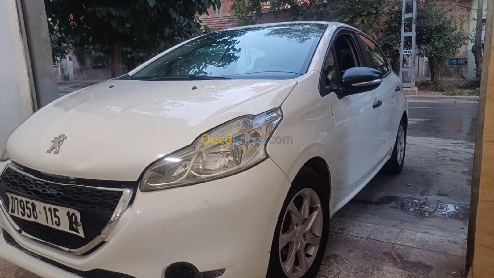 Peugeot 208 2015 Access Facelift