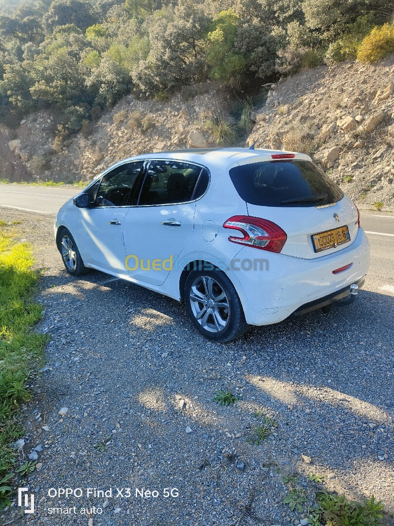 Peugeot 208 2015 Allure