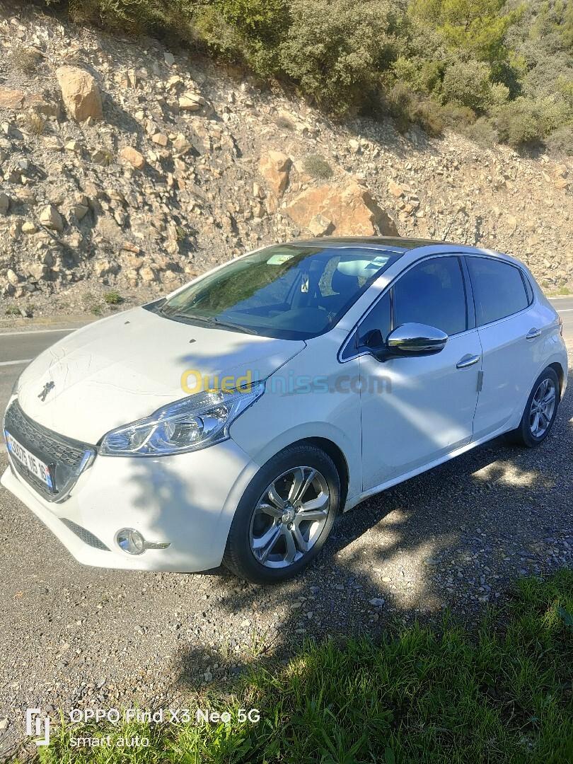 Peugeot 208 2015 Allure