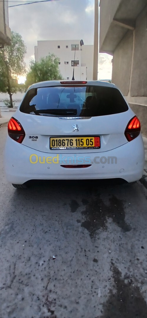 Peugeot 208 2015 Allure Facelift