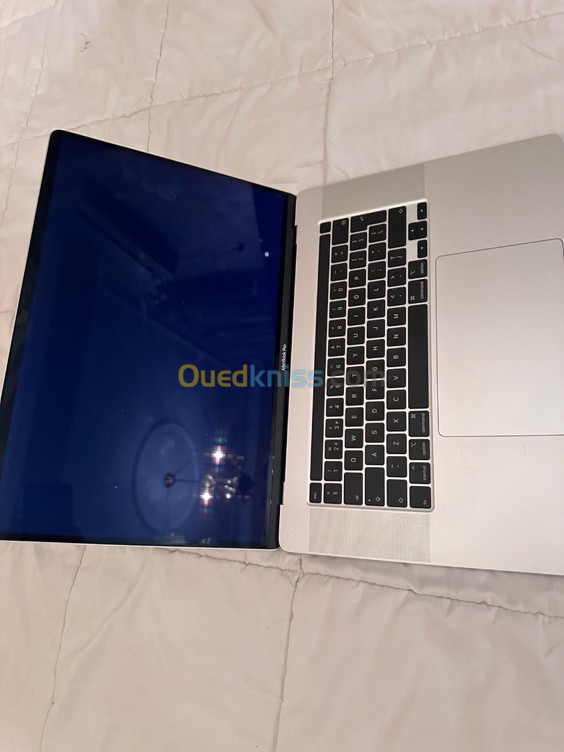 MacBook 2019 i7 