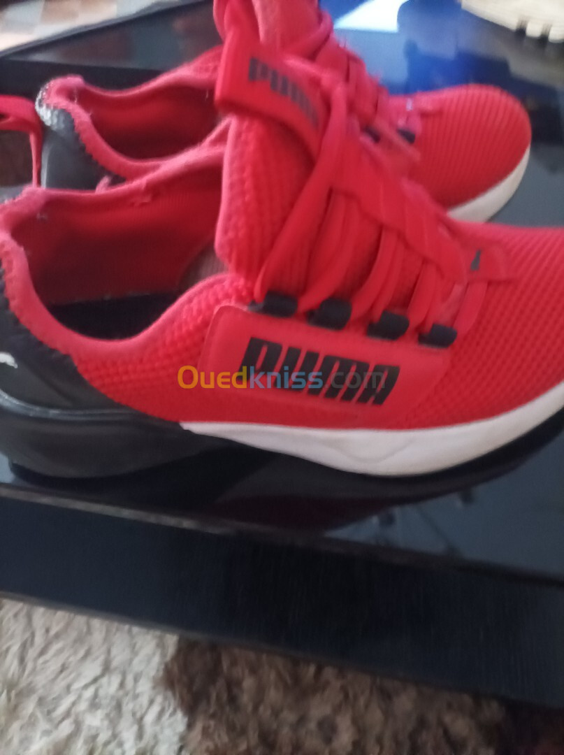 Basket puma rouge et noir 